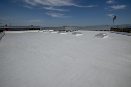commercial roof with silicone coating